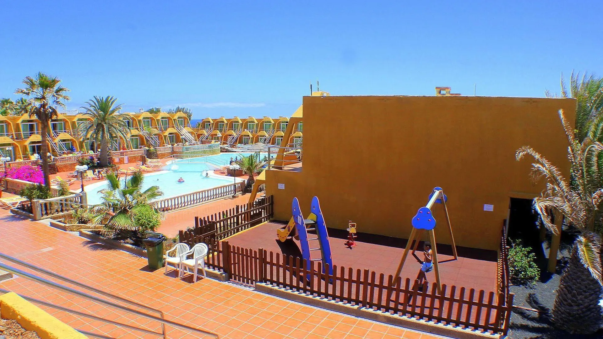 Aparthotel La Piramide Costa De Antigua 3*,  Spanien