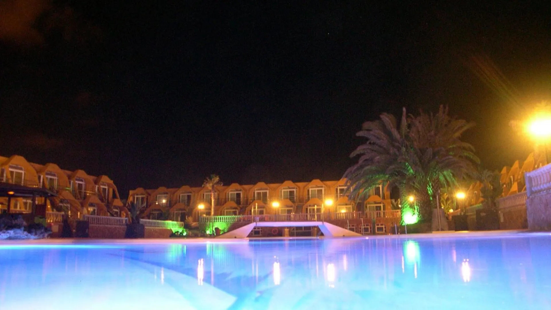 Aparthotel La Piramide Costa De Antigua Spain