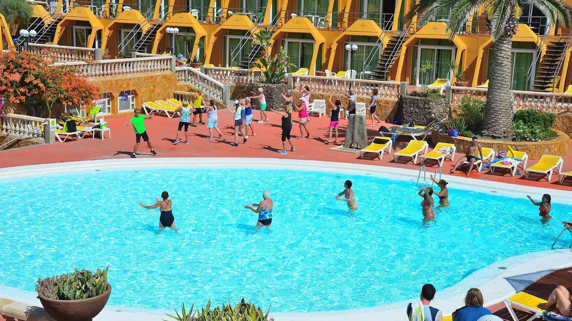 *** Apartment Aparthotel La Piramide Costa De Antigua Spain